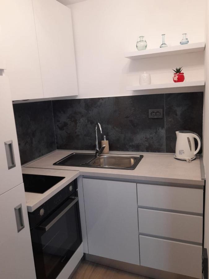 Apartman Sa Lodom 2+2 Leilighet Pirovac Eksteriør bilde