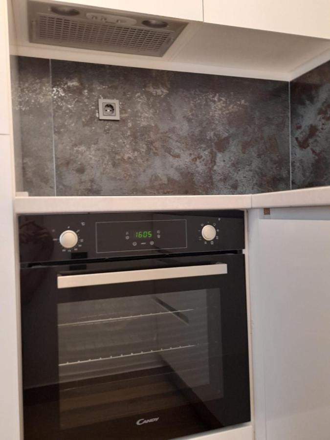 Apartman Sa Lodom 2+2 Leilighet Pirovac Eksteriør bilde